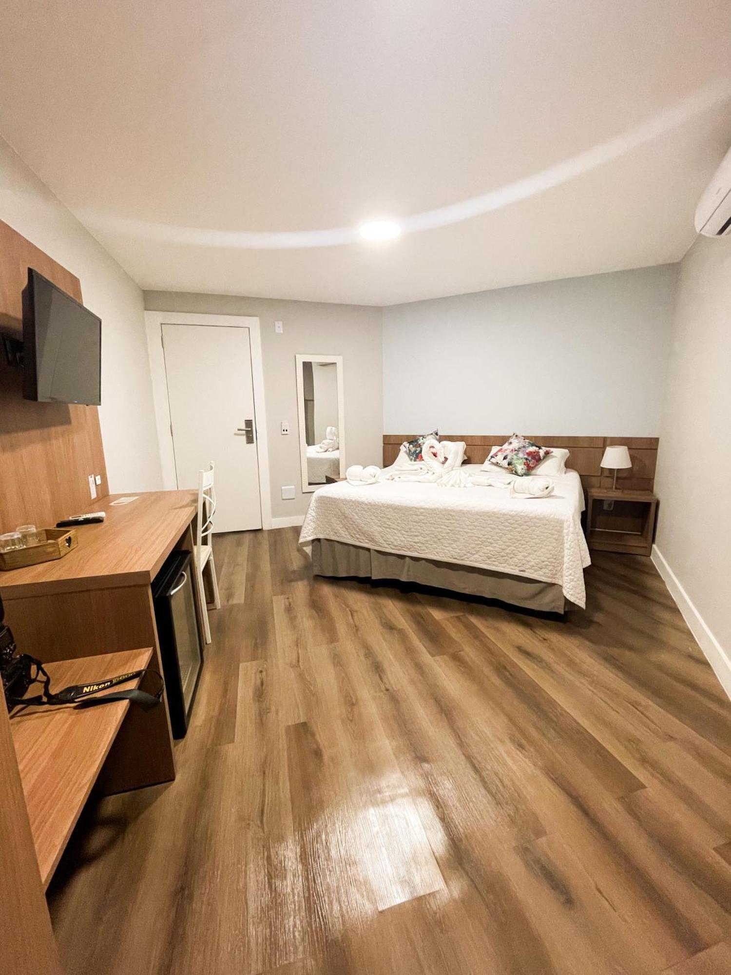 Athos Hotel 3*